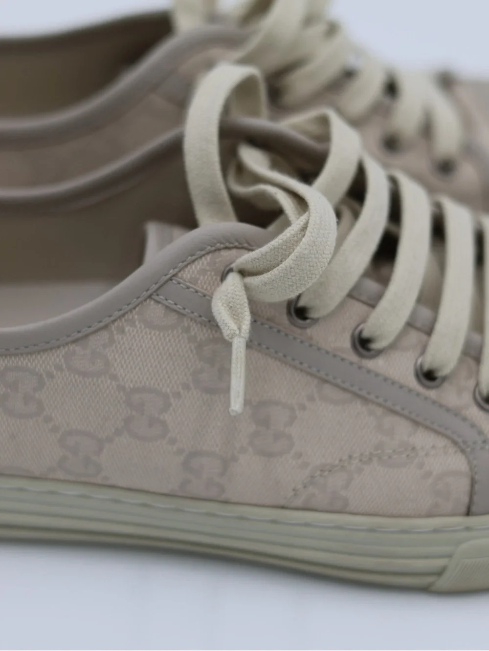 Gucci Beige/Taupe Low-Top Sneakers